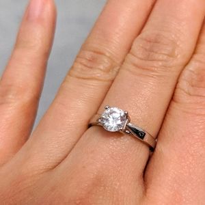 Brand New extra shiny cubic zirconia ring Sz 6